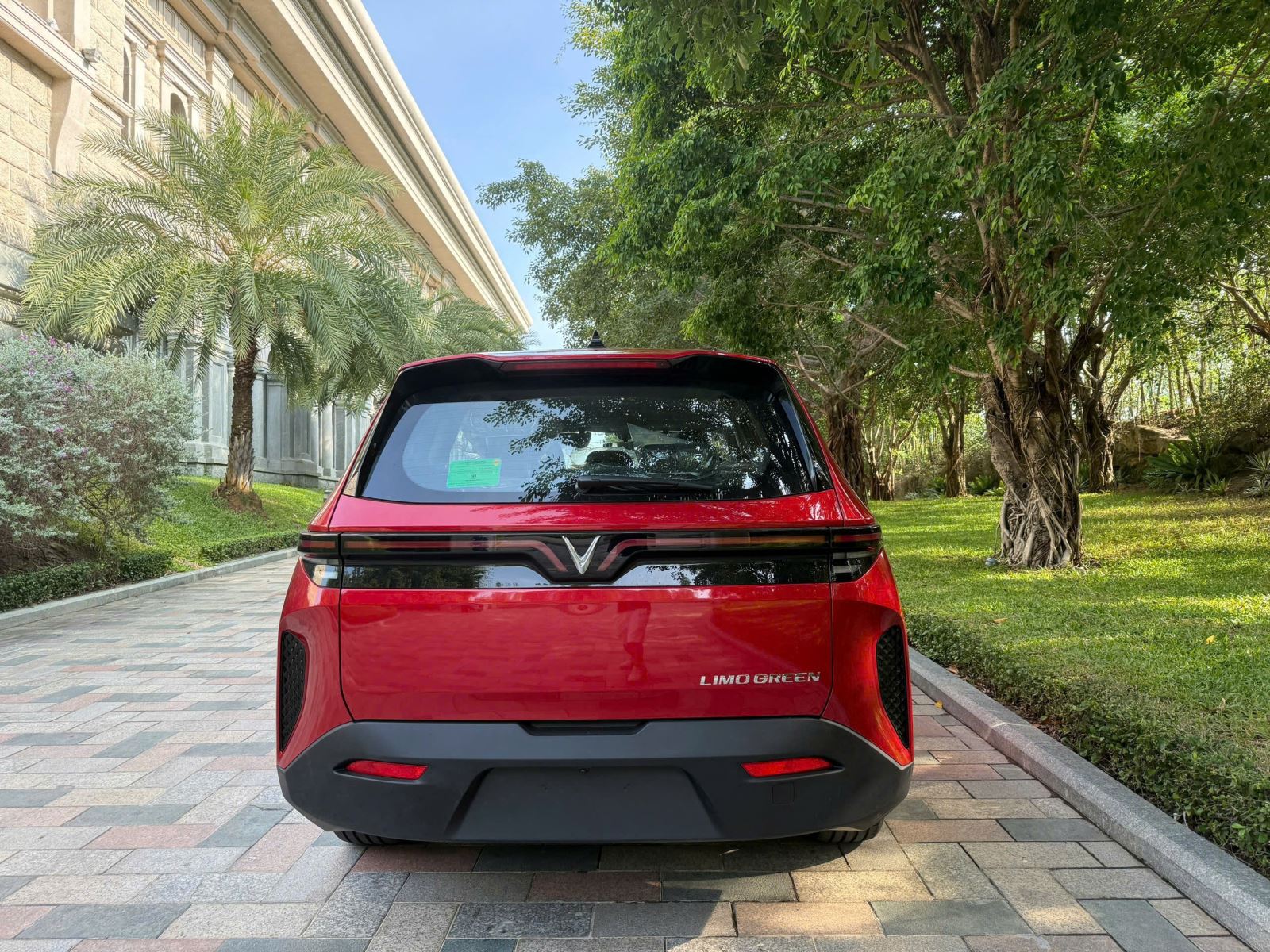 chi-tiet-xe-limo-green